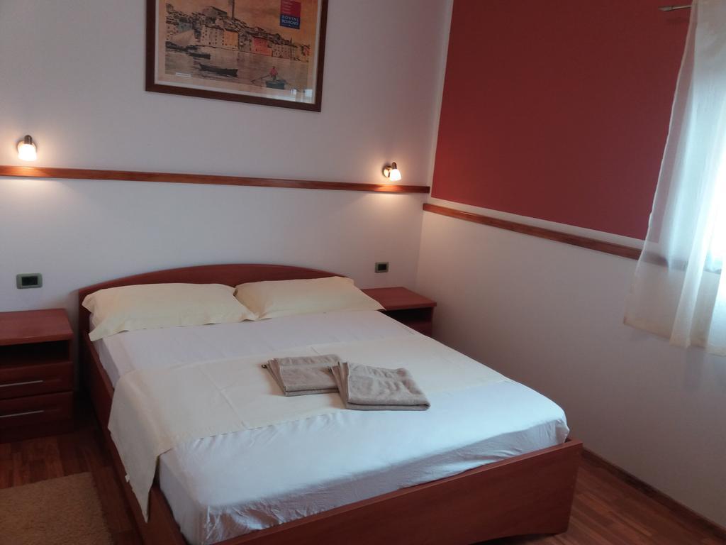 Accomodation Suran Apartment Rovinj Exterior photo